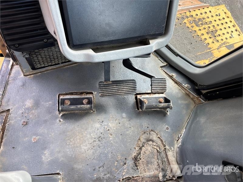CAT D6T XW Crawler Dozer Гусеничні бульдозери