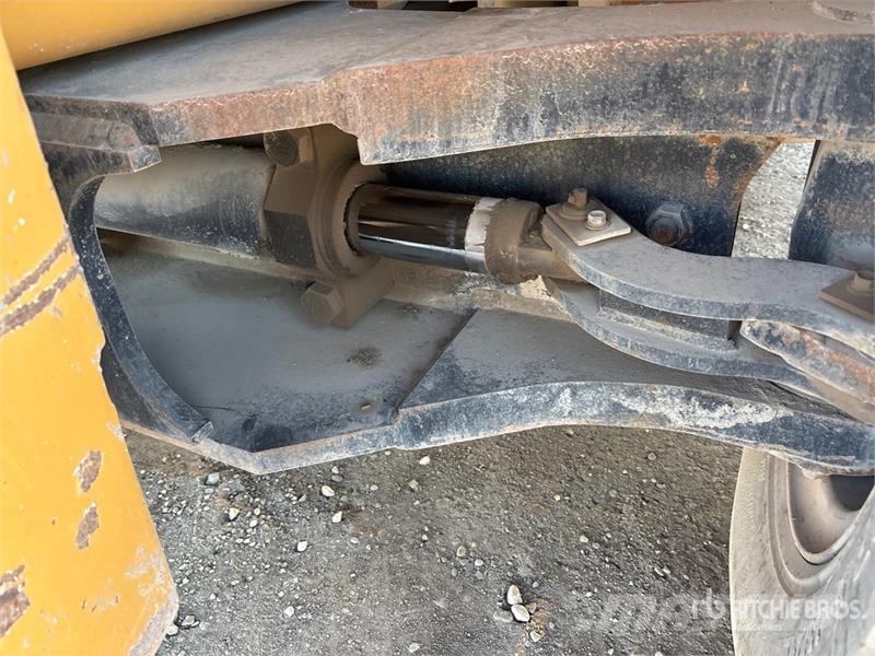 CAT DP150 20600 lb Pneumatic Tire Forklift Інше