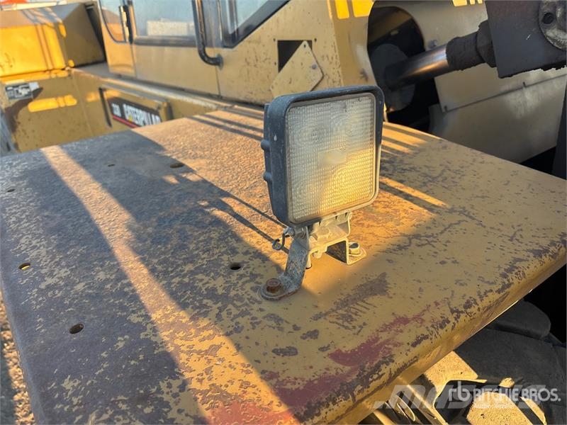 CAT DP150 20600 lb Pneumatic Tire Forklift Інше