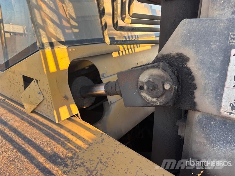 CAT DP150 20600 lb Pneumatic Tire Forklift Інше