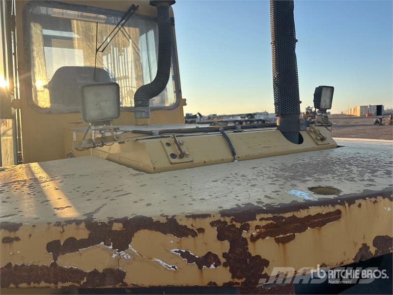 CAT DP150 20600 lb Pneumatic Tire Forklift Інше