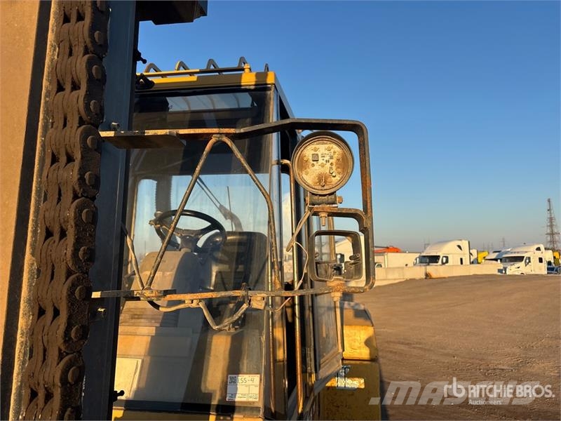 CAT DP150 33000 lb Pneumatic Tire Forklift Other