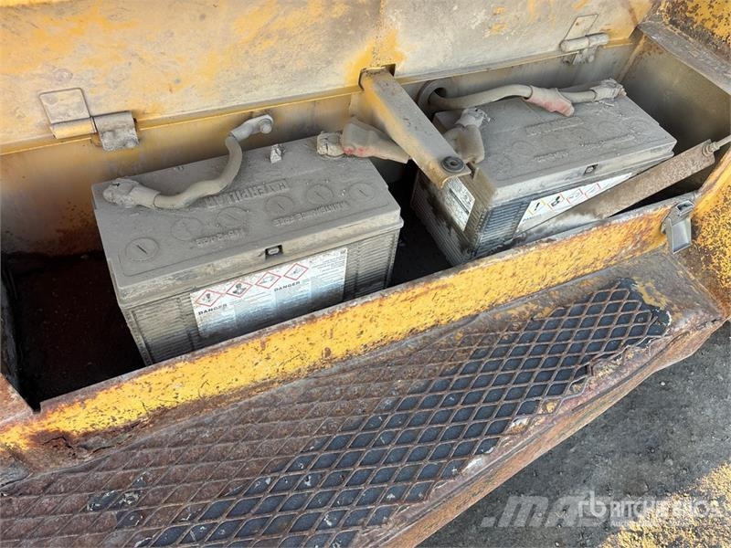 CAT DP150 33000 lb Pneumatic Tire Forklift Other