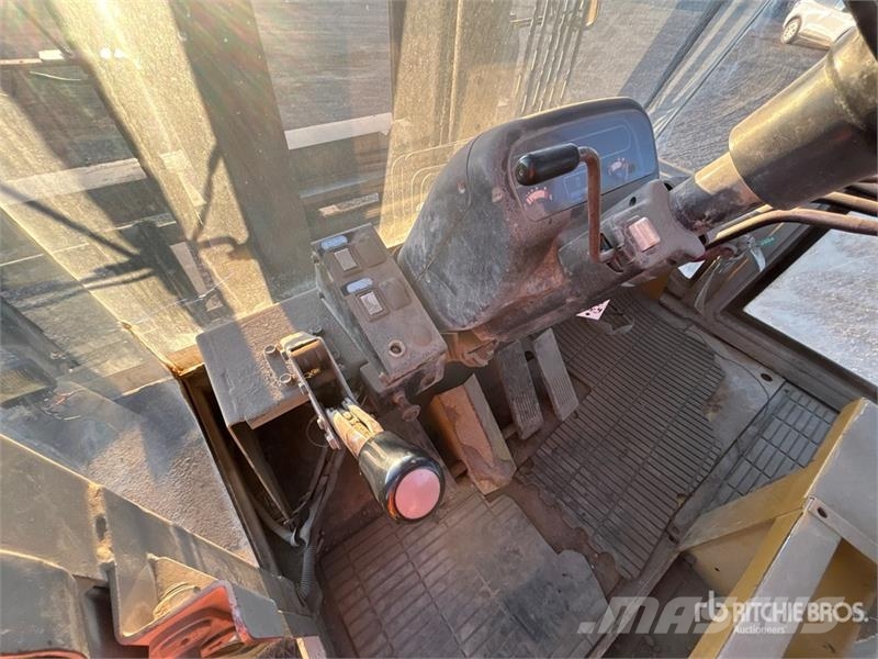 CAT DP150 33000 lb Pneumatic Tire Forklift Other