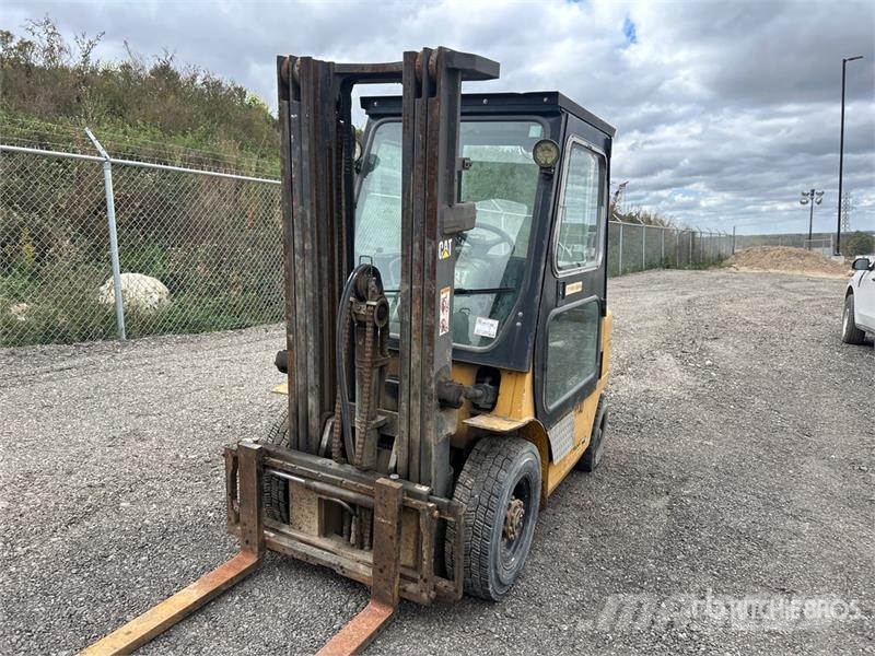 CAT DP20K 3300 lb Forklift Інше