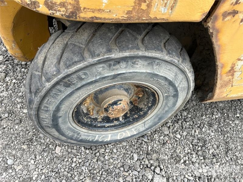 CAT DP20K 3300 lb Forklift Інше