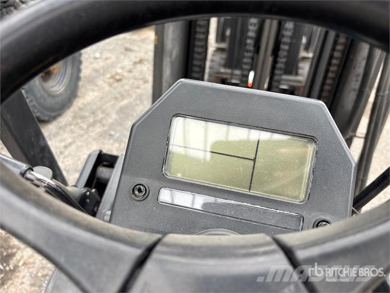 CAT EX4000 4000 lb Electric Forklift (Inoperable) Elmotviktstruckar
