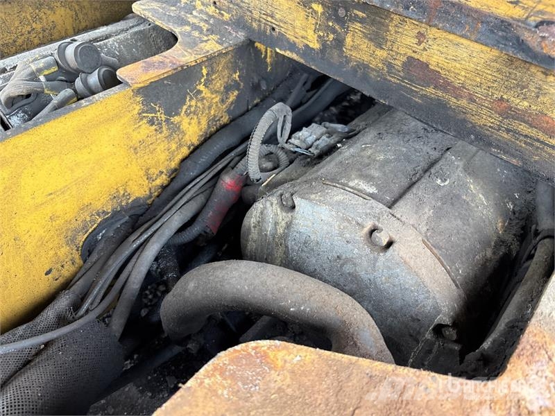 CAT EX4000 4000 lb Electric Forklift (Inoperable) Elmotviktstruckar