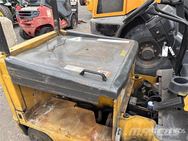 CAT EX4000 4000 lb Electric Forklift (Inoperable) Elmotviktstruckar