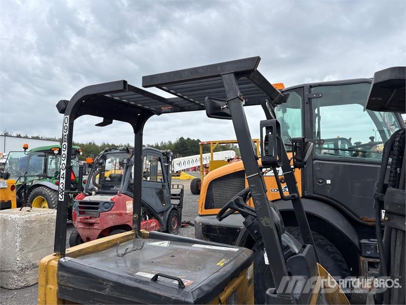 CAT EX4000 4000 lb Electric Forklift (Inoperable) Elmotviktstruckar