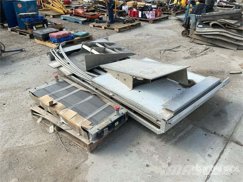 CAT Hydraulic Cooler Core and Truck Parts مكونات أخرى
