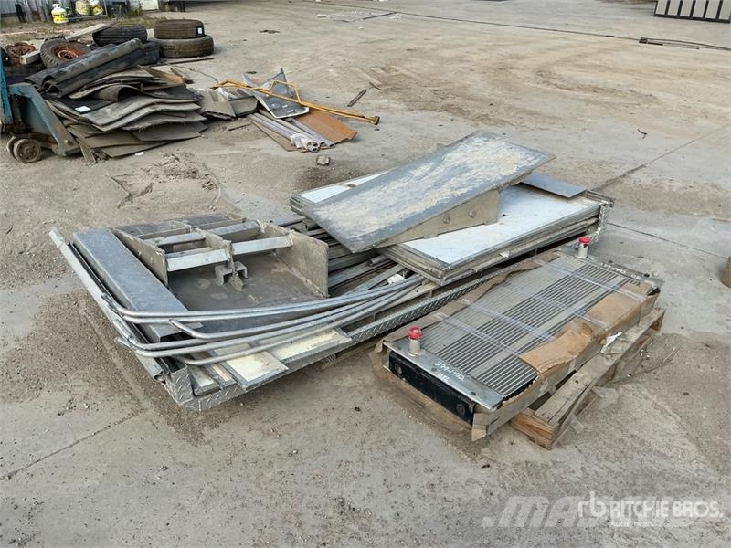 CAT Hydraulic Cooler Core and Truck Parts مكونات أخرى