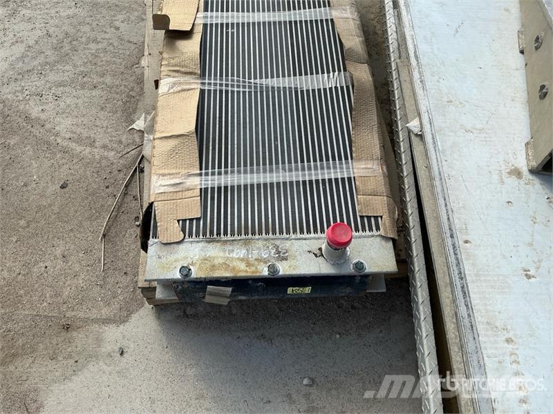 CAT Hydraulic Cooler Core and Truck Parts مكونات أخرى