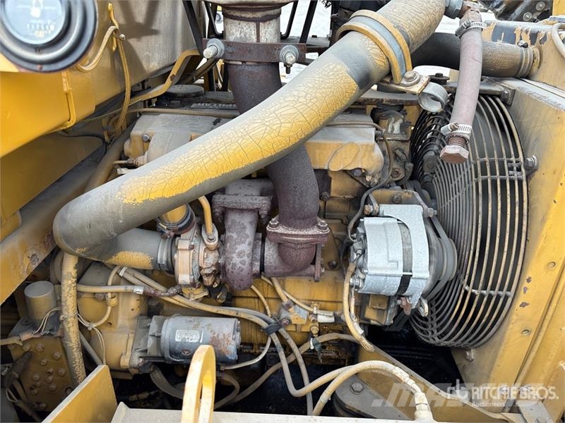 CAT PS-300B Pneumatic tired rollers