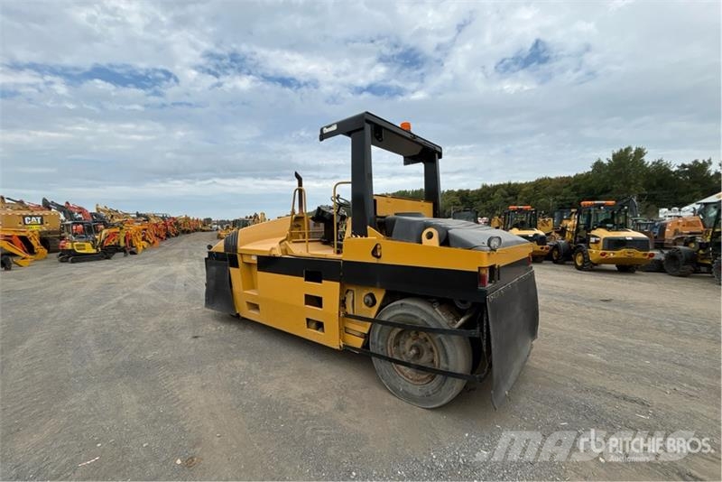 CAT PS-300B Pneumatic tired rollers