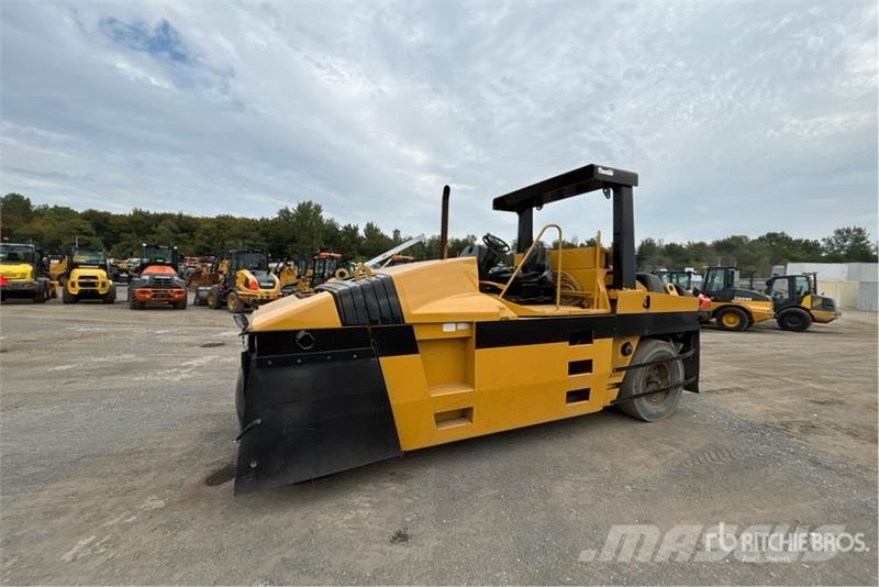 CAT PS-300B Pneumatic tired rollers