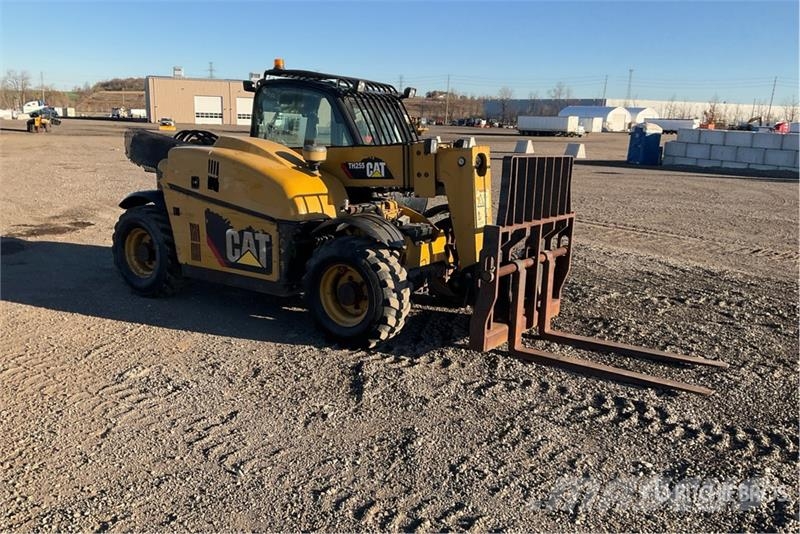 CAT TH255C Teleskoplader