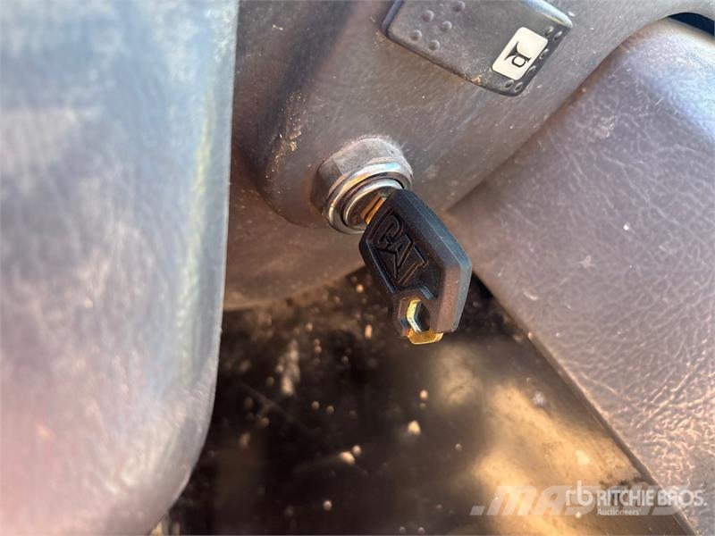 CAT TH255C مناولات متداخلة