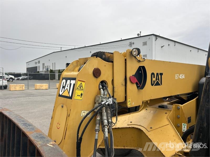 CAT TH560B Teleskopické manipulátory