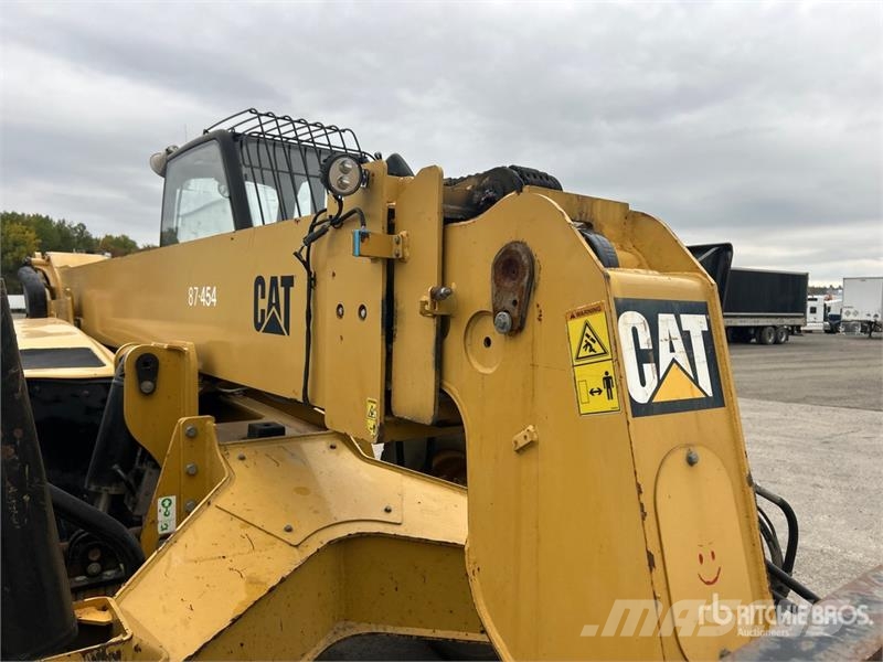 CAT TH560B Teleskopické manipulátory