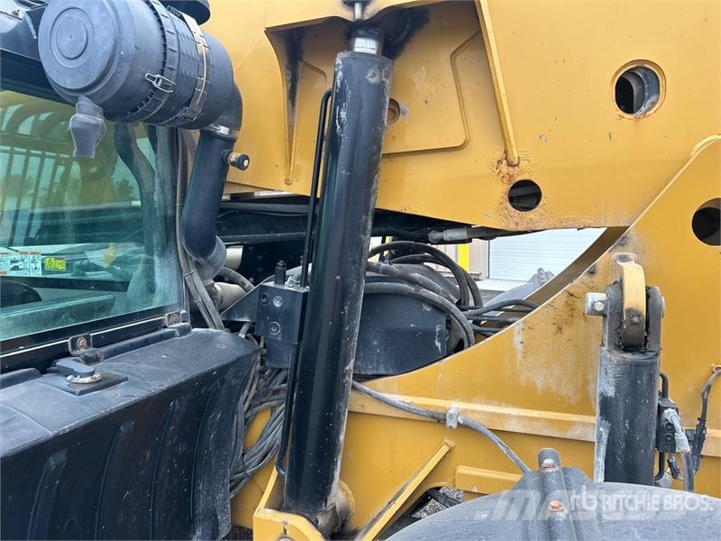 CAT TL1055C Teleskopiskie manipulatori