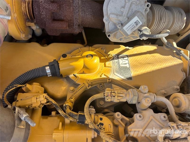 CAT TL1055C مناولات متداخلة