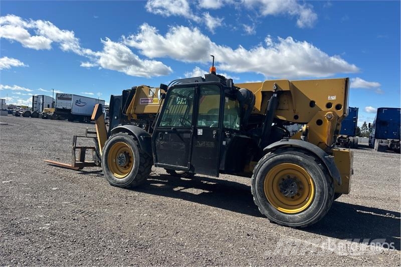 CAT TL1055C مناولات متداخلة