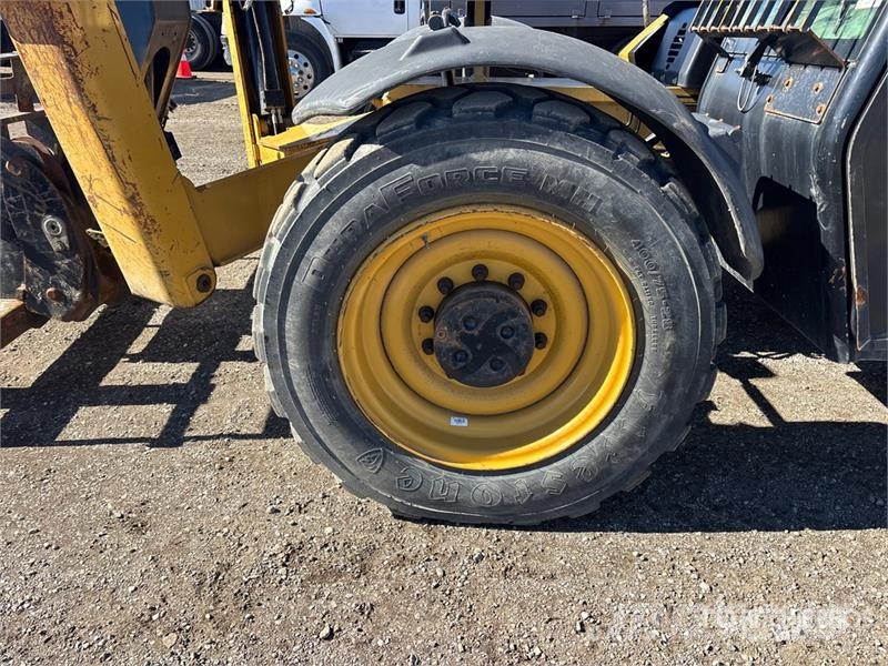 CAT TL1055C مناولات متداخلة