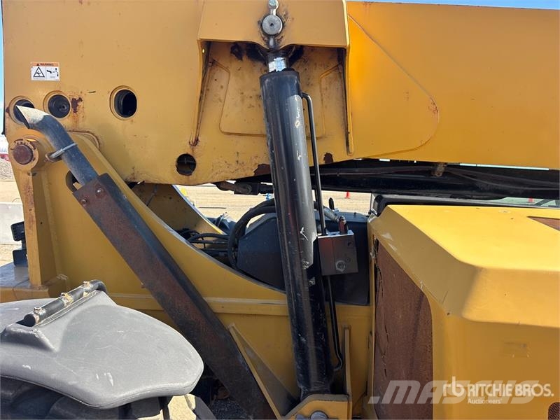 CAT TL1055C مناولات متداخلة