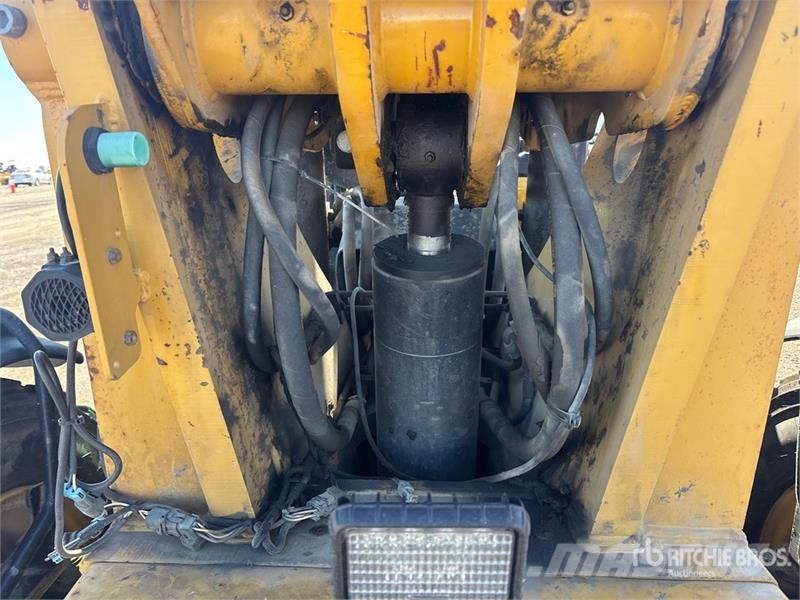 CAT TL1055C مناولات متداخلة