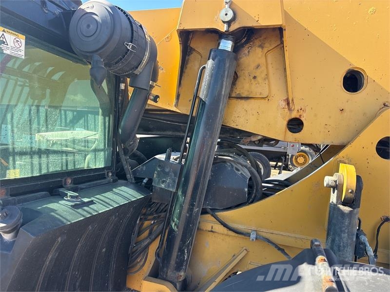 CAT TL1055C مناولات متداخلة