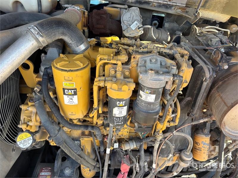 CAT TL1055C مناولات متداخلة