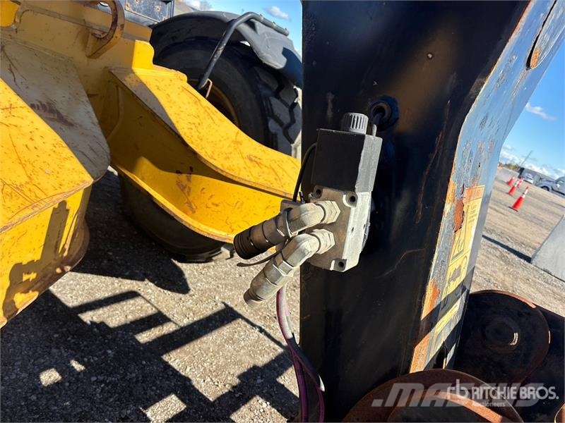 CAT TL1055C مناولات متداخلة