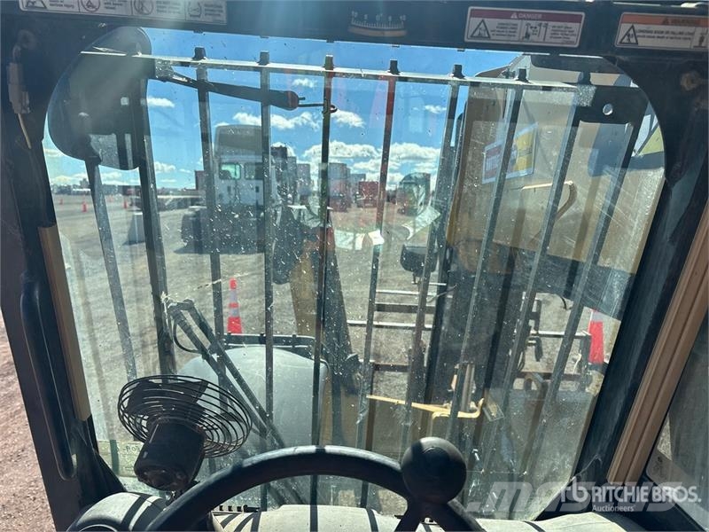 CAT TL1055C مناولات متداخلة