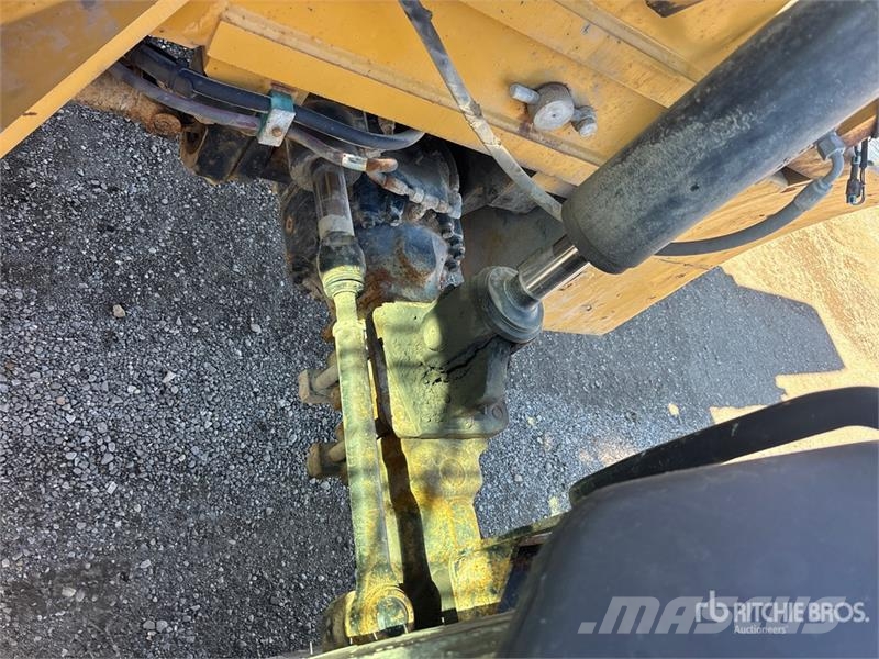 CAT TL1055C مناولات متداخلة