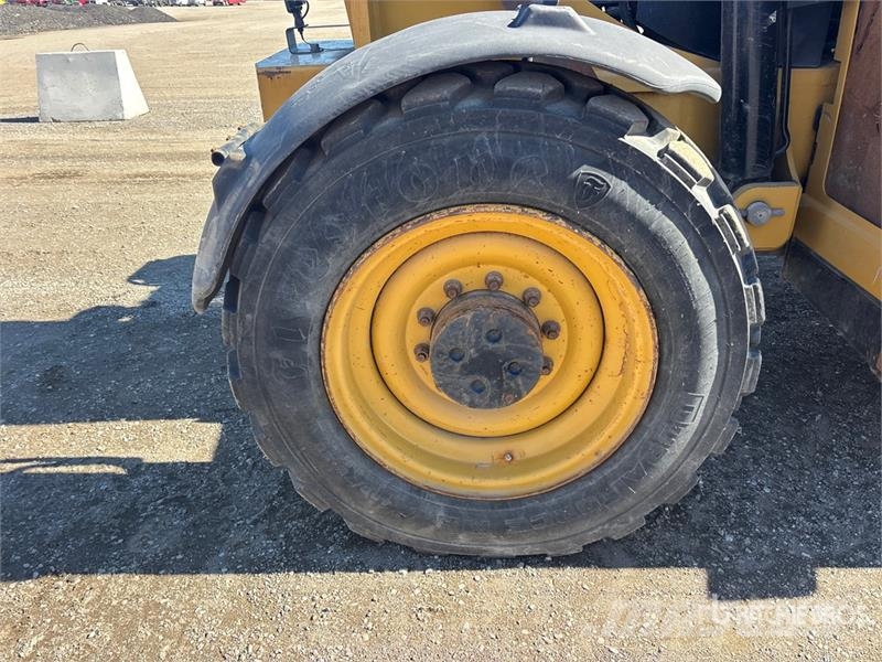 CAT TL1055C مناولات متداخلة