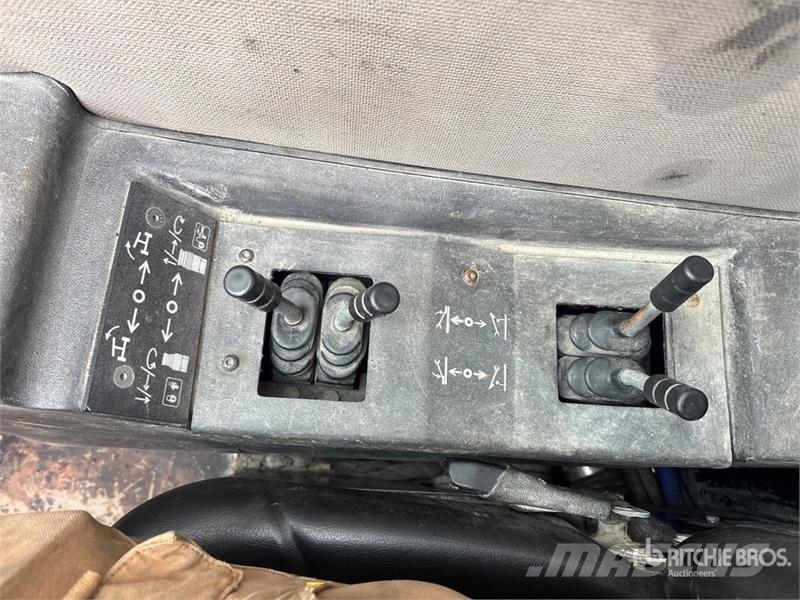 CAT TL1255C Teleskopski viličarji
