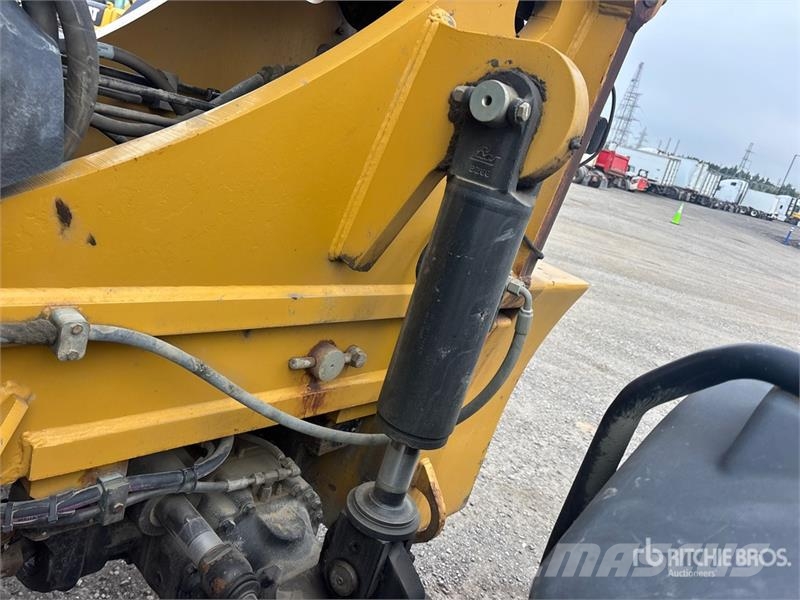 CAT TL1255C Teleskopski viličarji