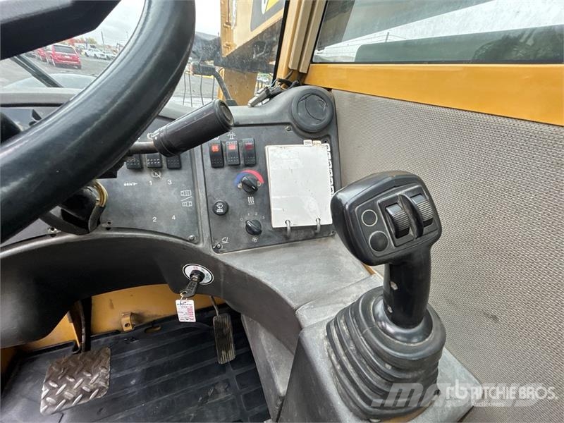 CAT TL943 Teleskoplader