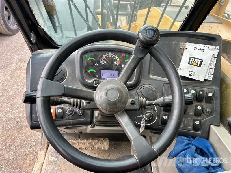 CAT TL943D Telehandler Teleskopski viličarji
