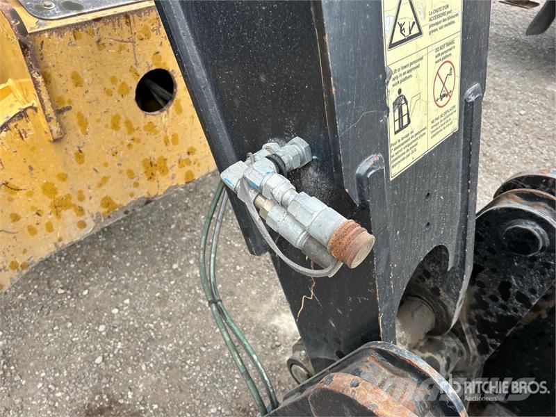CAT TL943D Telehandler Teleskopski viličarji