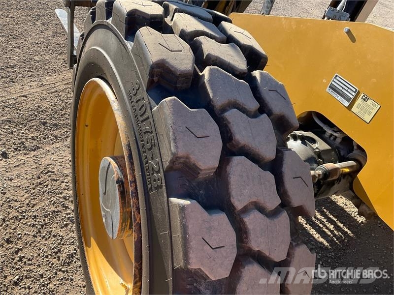 CAT TL943D Telehandler Teleskopski viličarji