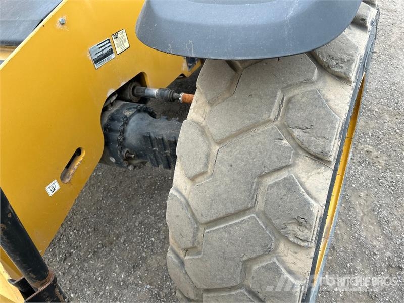 CAT TL943D Telehandler Teleskopski viličarji
