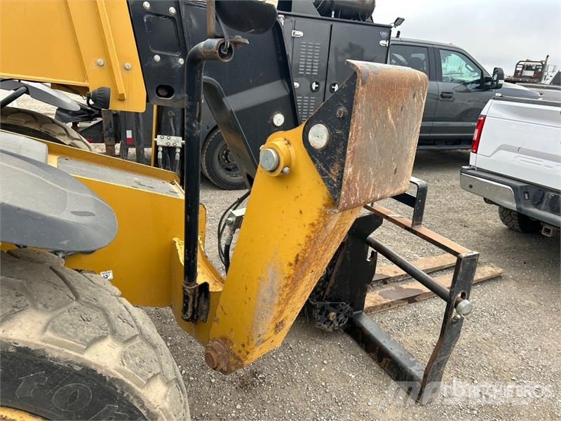 CAT TL943D Telehandler Teleskopski viličarji
