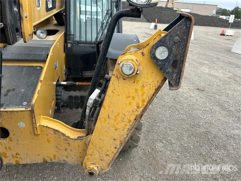 CAT TL943D Telehandler Teleskopski viličarji