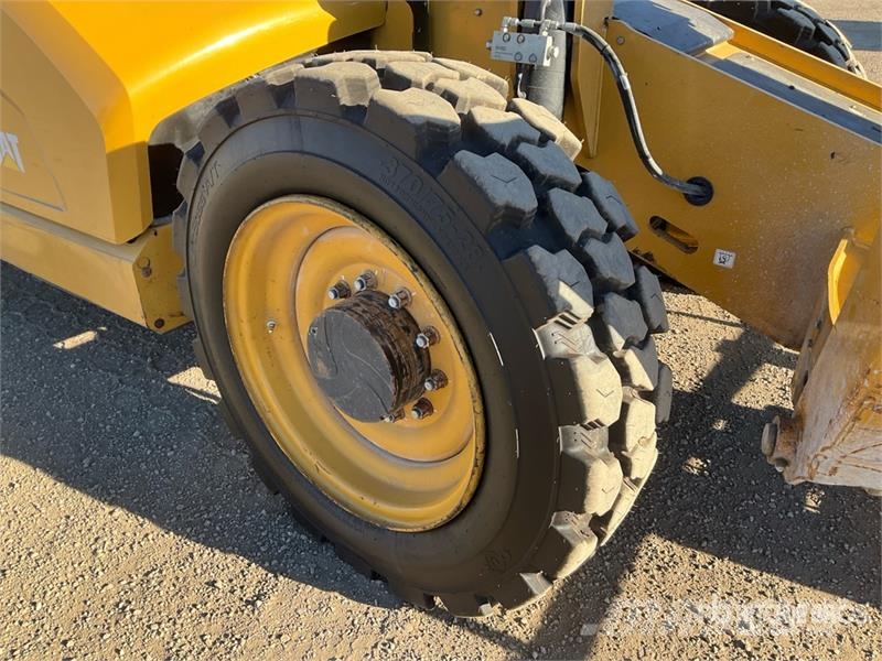 CAT TL943D Telehandler Teleskopski viličarji