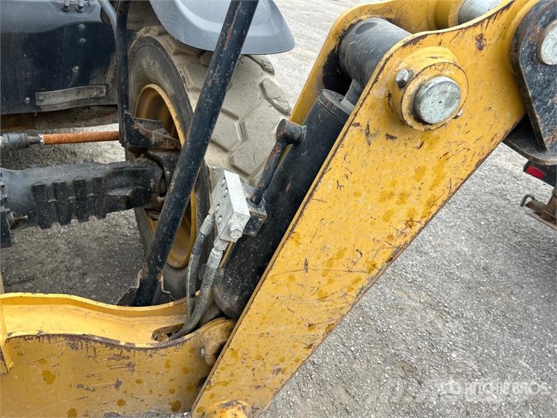 CAT TL943D Telehandler Teleskopski viličarji