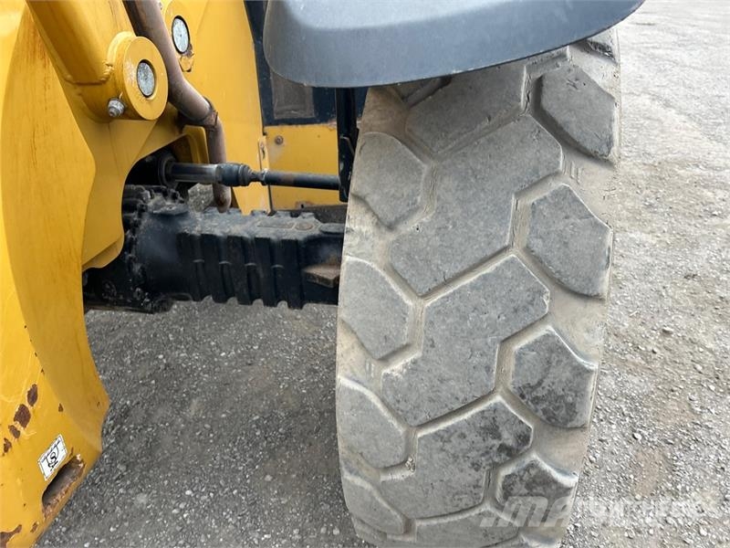 CAT TL943D Telehandler Teleskopski viličarji