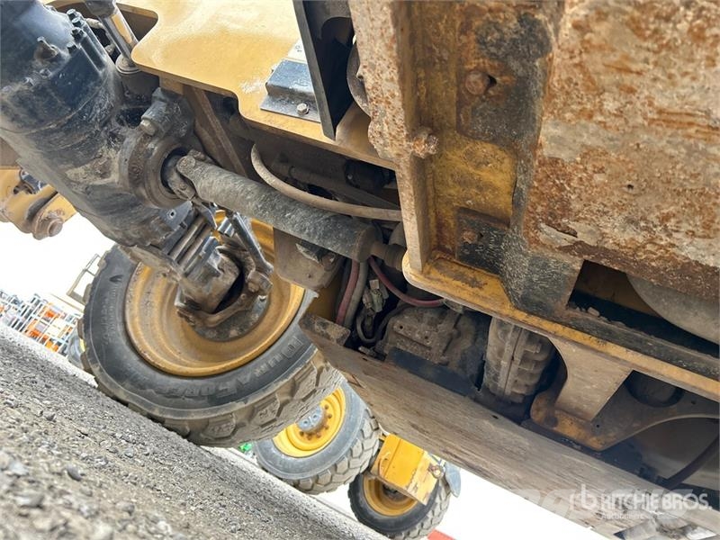 CAT TL943D Telehandler Teleskopski viličarji