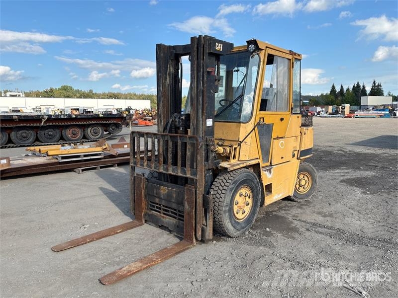 CAT V90F 9000 lb Forklift Другие складские механизмы